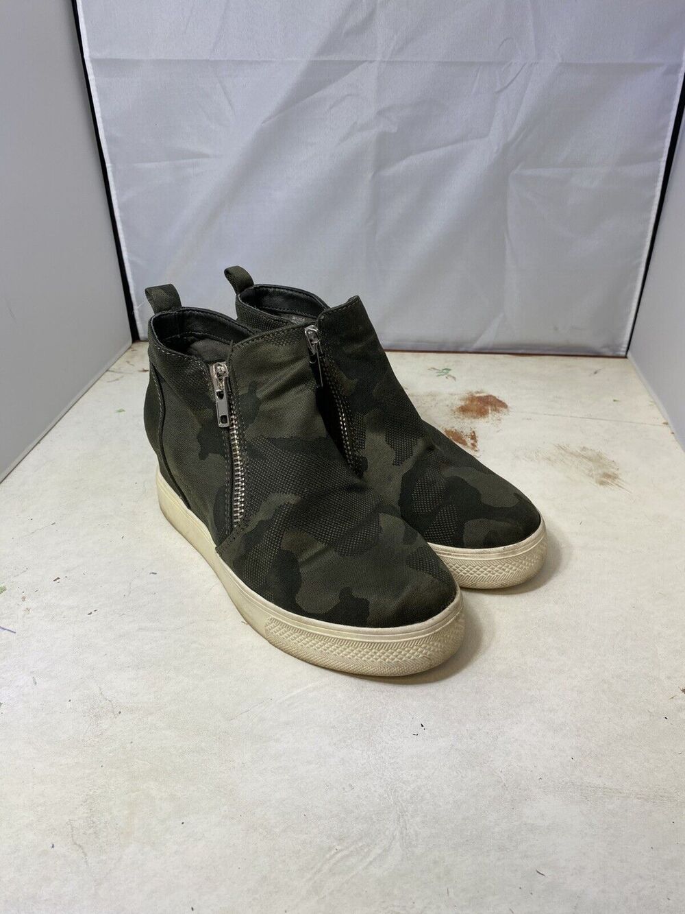 Steve Madden Women's Wedgie Camo Sneakers Ankle Bootie Size 7 WEDG01S1